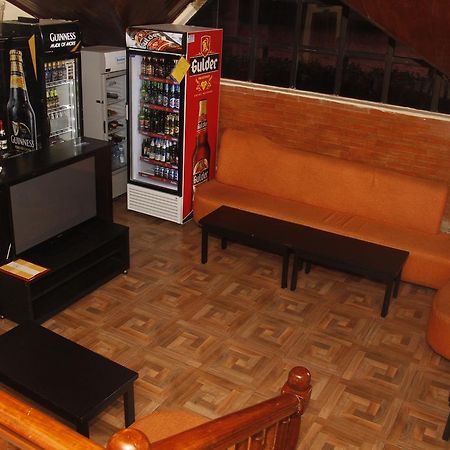 Crown Cottage Hotel Ikeja Bagian luar foto