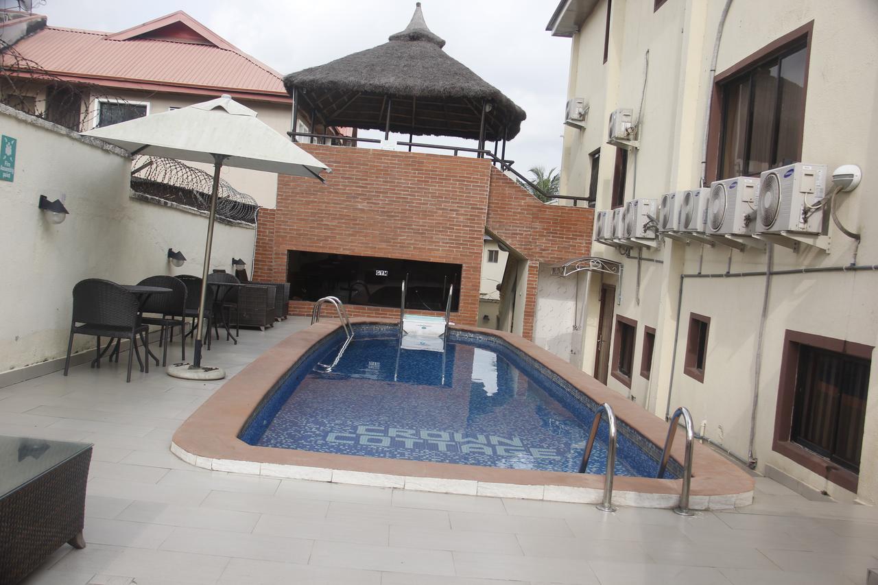 Crown Cottage Hotel Ikeja Bagian luar foto