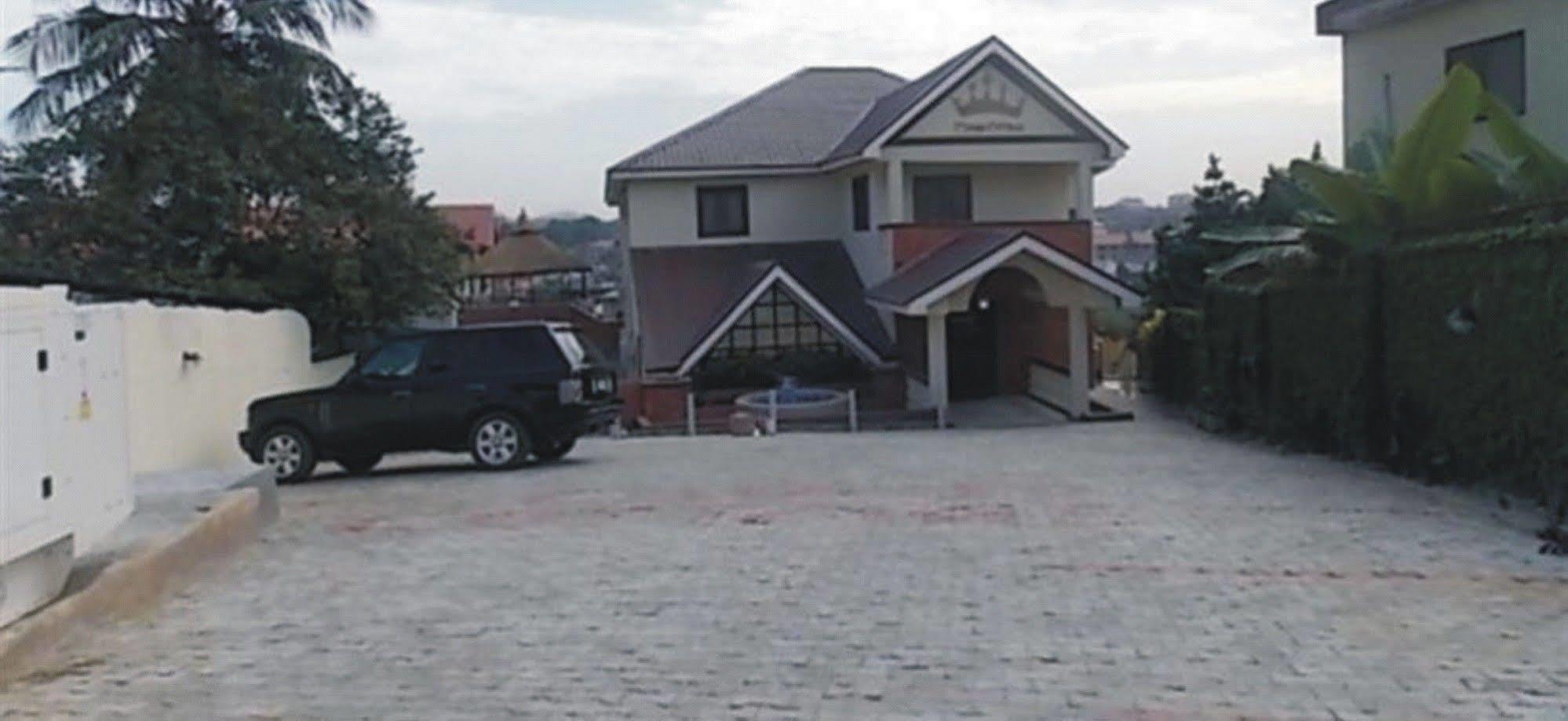 Crown Cottage Hotel Ikeja Bagian luar foto